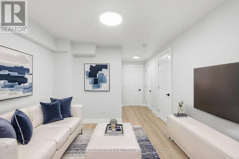 422 Brunswick Street — photo 23 of 40