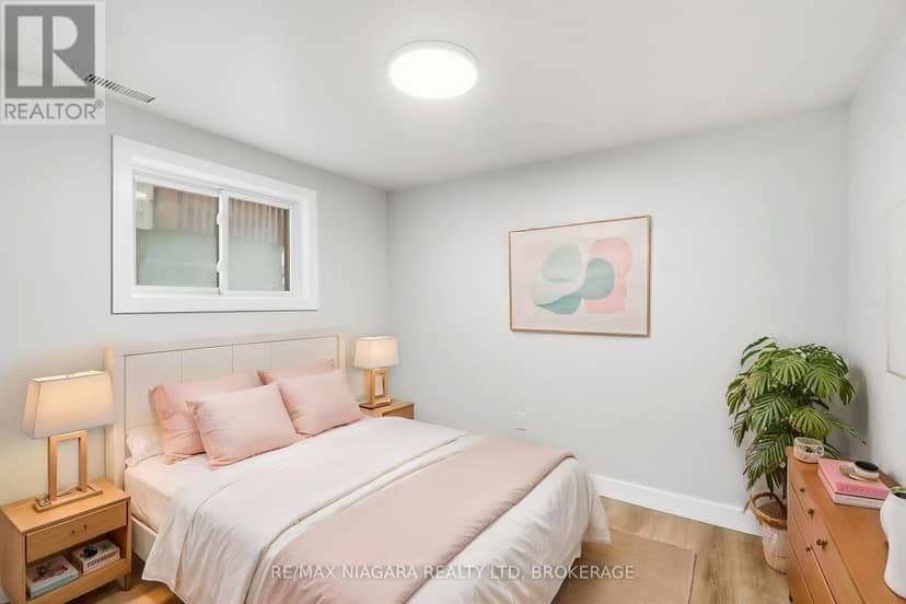 422 Brunswick Street — photo 24 of 40