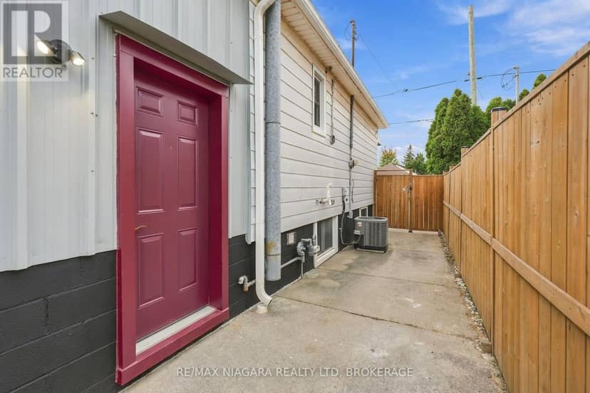 422 Brunswick Street — photo 35 of 40