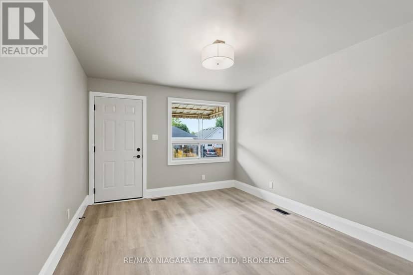 422 Brunswick Street, Hamilton, photo 8