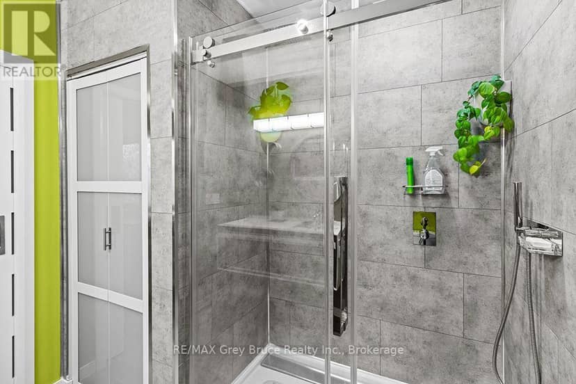 48 Baise Avenue — photo 33 of 40