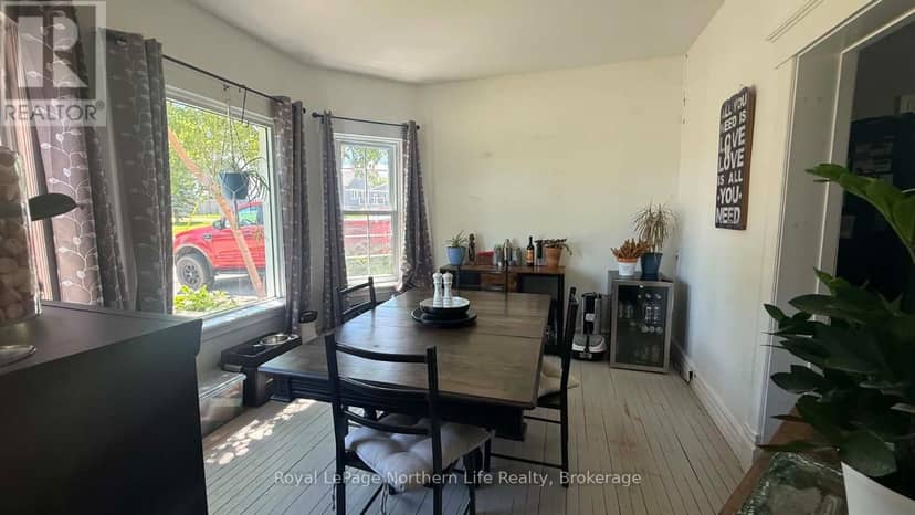 534 Rorke Avenue — photo 15 of 40
