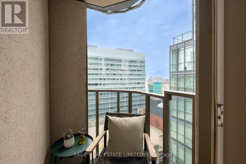 2109 - 750 Bay Street — photo 28 of 33