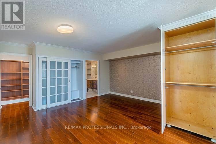 702 - 88 Charles Street E — photo 26 of 34