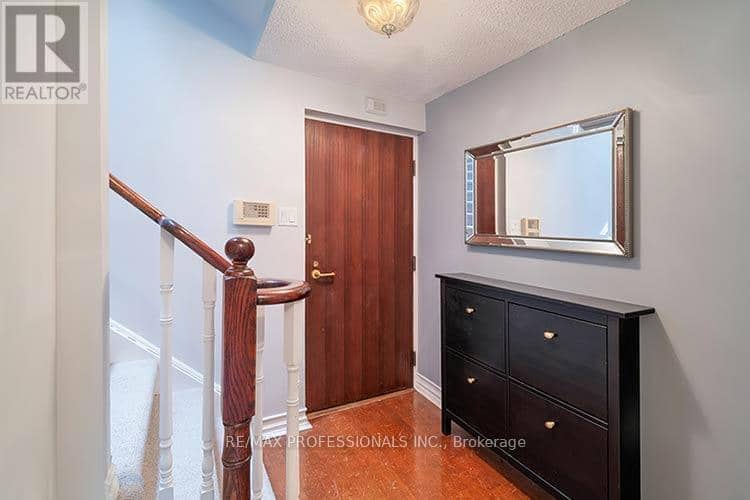 702 - 88 Charles Street E — photo 9 of 34