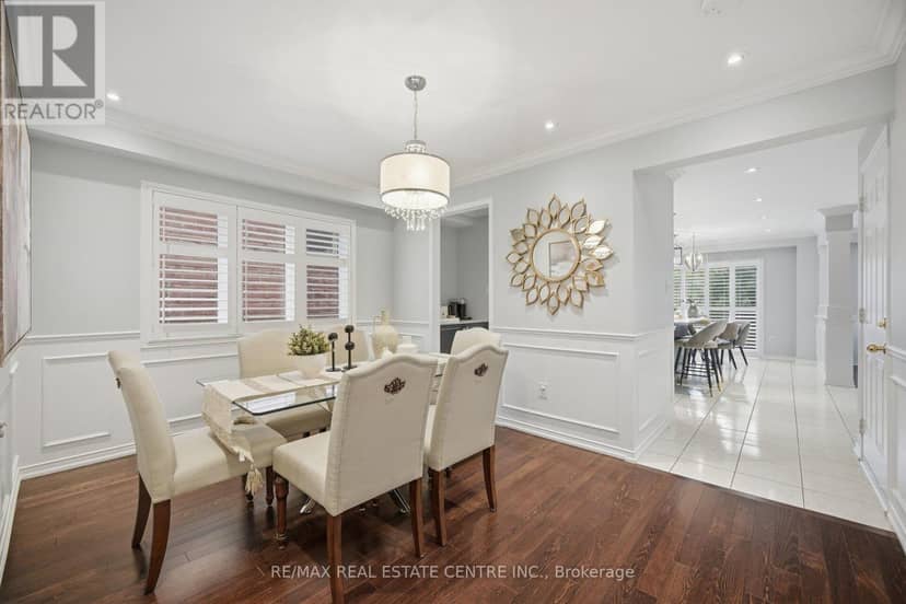 33 Mosely Crescent — photo 12 of 40