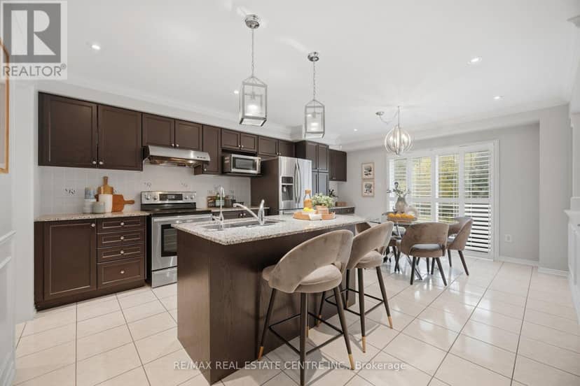 33 Mosely Crescent — photo 14 of 40