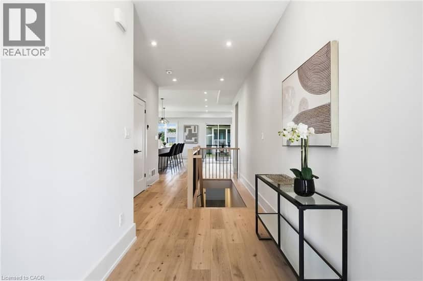 19 OAKLEY Drive — photo 4 of 40