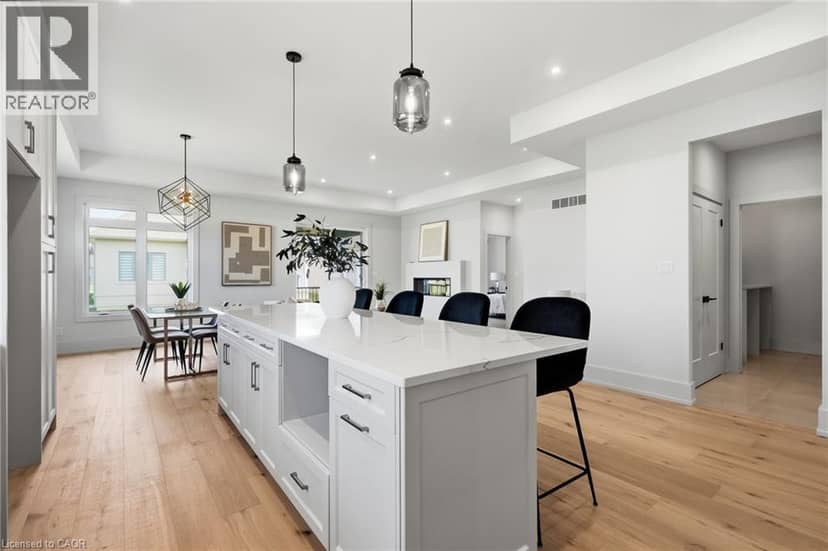 19 OAKLEY Drive — photo 11 of 40