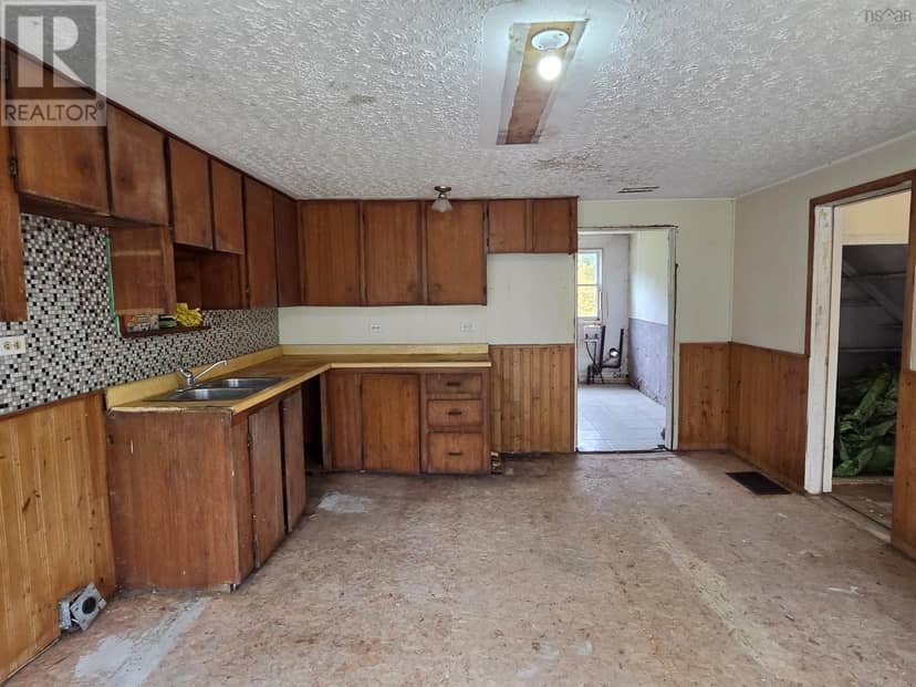 415 Old Harmony Road — photo 15 of 40