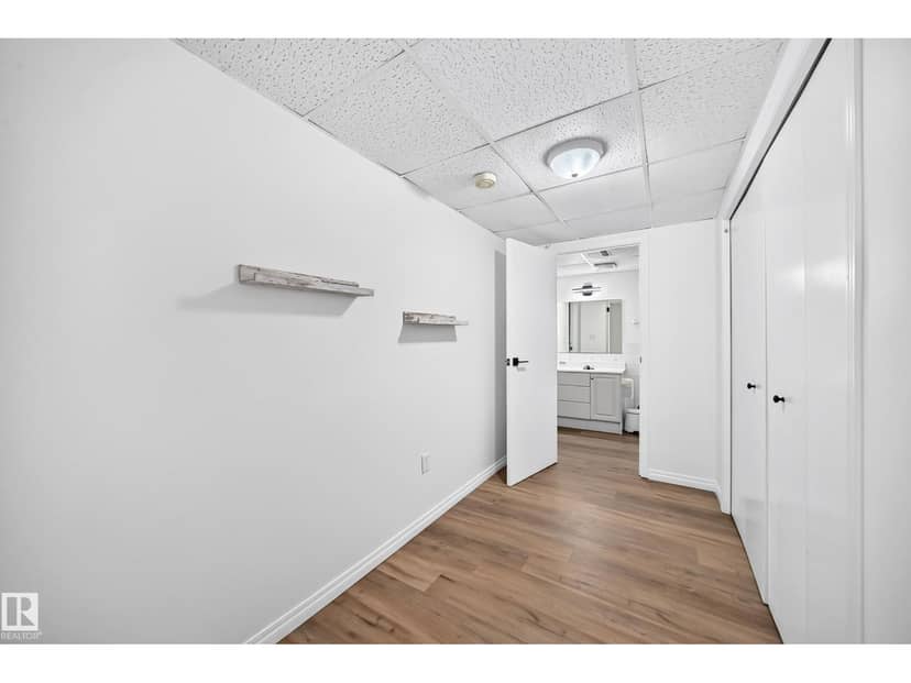 4424 33 ST NW — photo 40 of 40