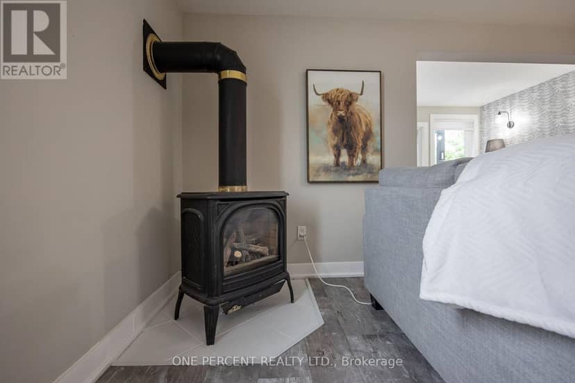 406 Peter Street N — photo 29 of 36