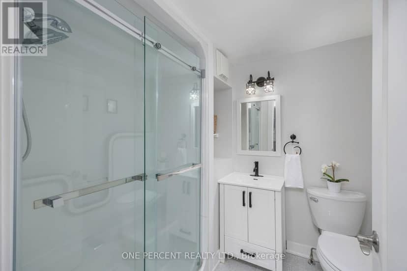 406 Peter Street N — photo 9 of 36