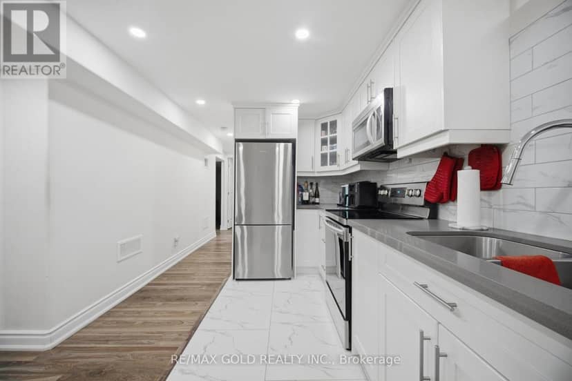 10 Sir Jacobs Crescent — photo 40 of 40