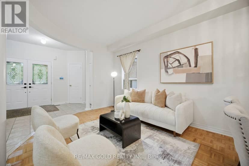 10 Sir Jacobs Crescent — photo 6 of 40