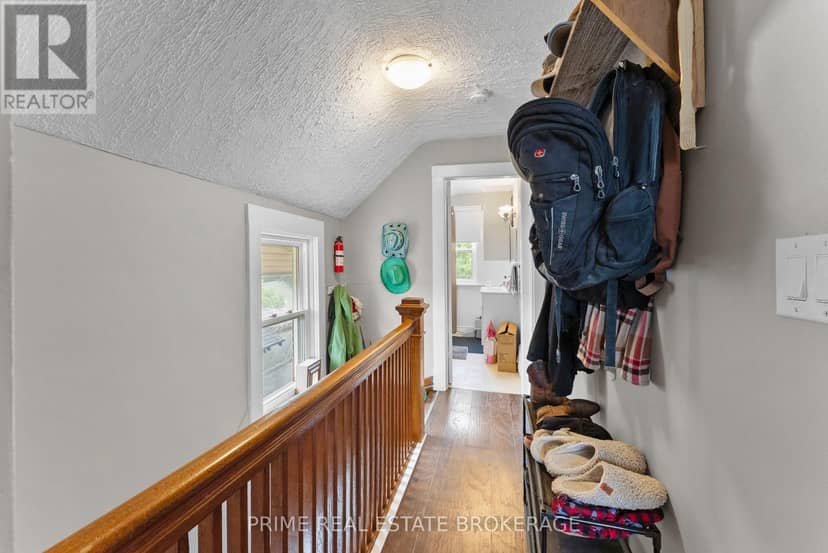 1032 Trafalgar Street — photo 19 of 36