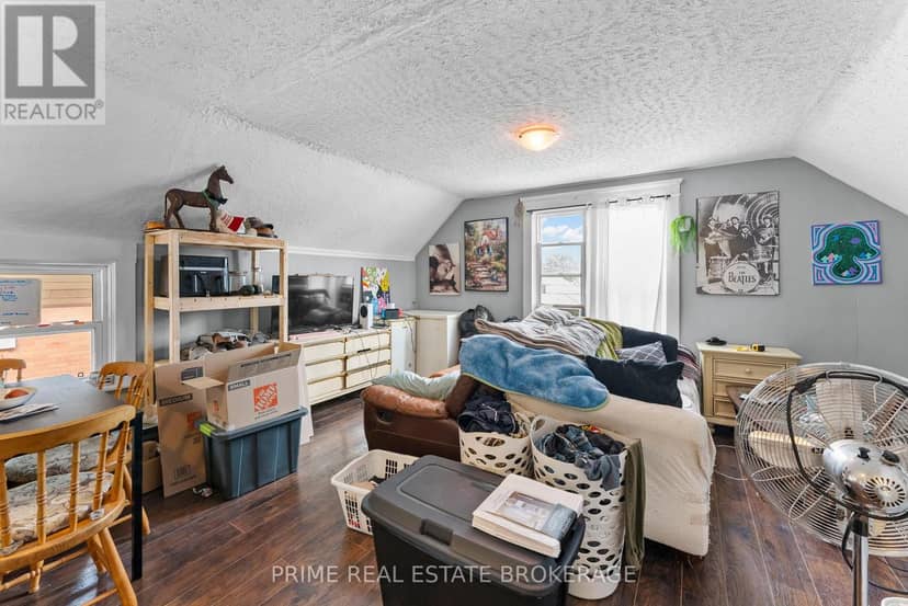 1032 Trafalgar Street — photo 23 of 36