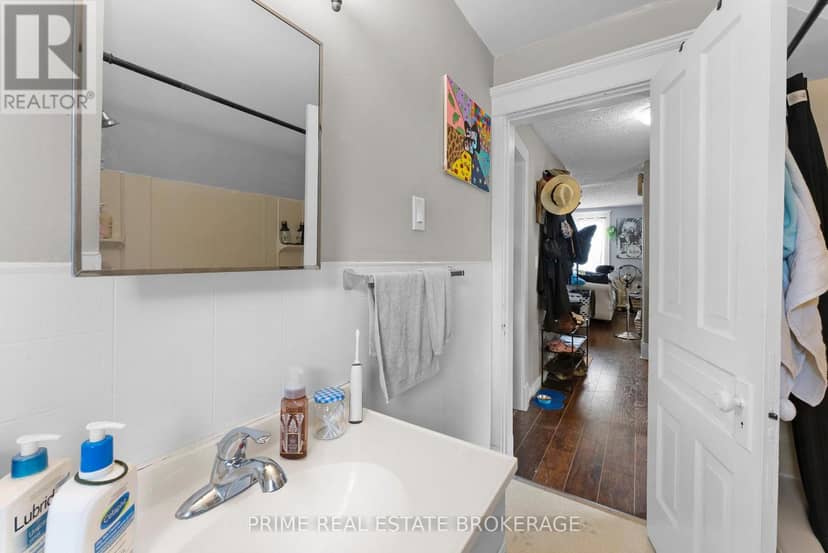 1032 Trafalgar Street — photo 28 of 36