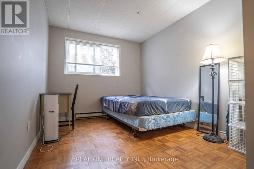204 - 6 Walton Avenue — photo 12 of 22