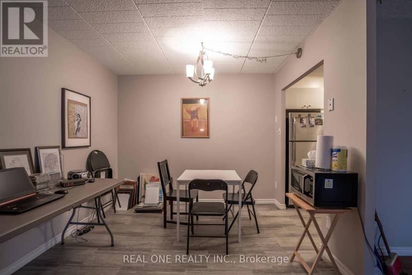 204 - 6 Walton Avenue — photo 6 of 22