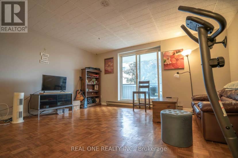 204 - 6 Walton Avenue — photo 9 of 22