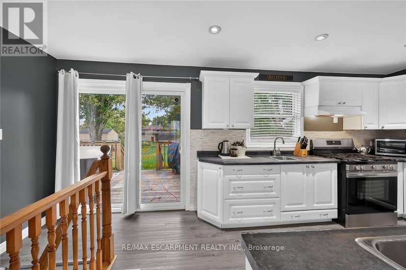 28 Nelles Street E — photo 19 of 40