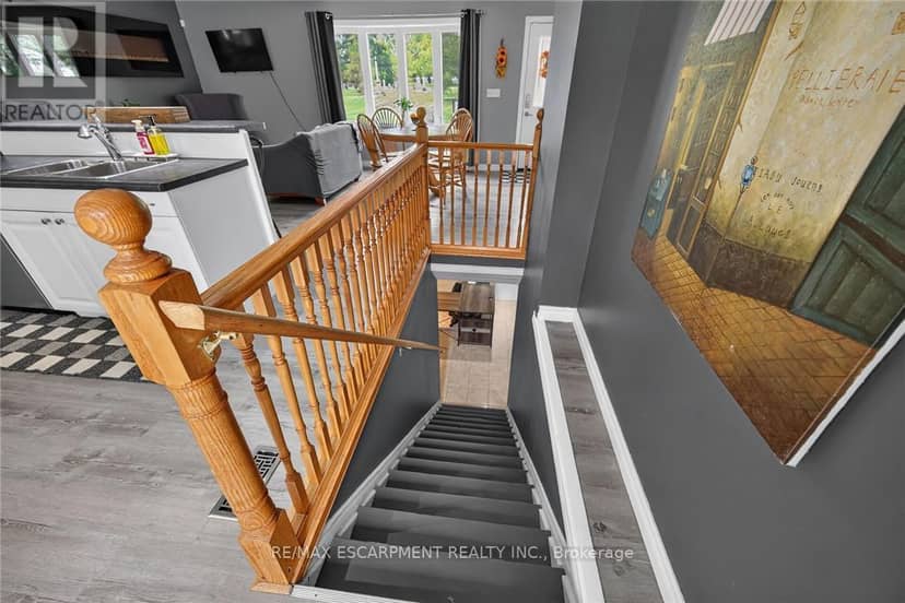 28 Nelles Street E — photo 34 of 40