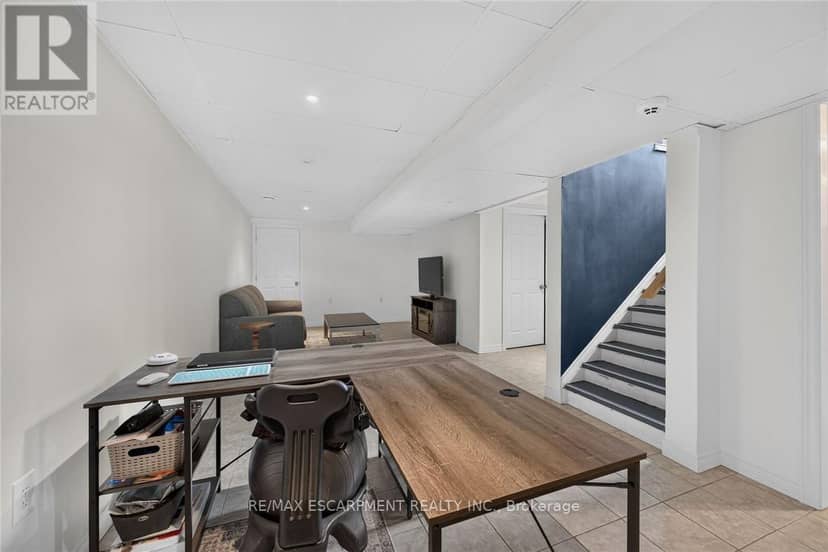 28 Nelles Street E — photo 35 of 40
