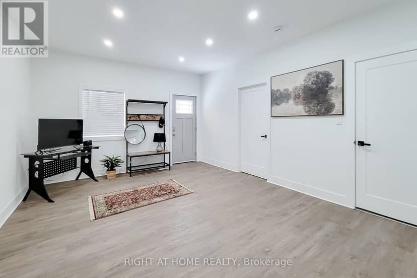 78 Hillyard Street E — photo 19 of 40