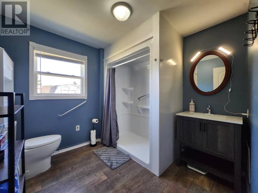 2280 Loch Lomond Road — photo 10 of 35