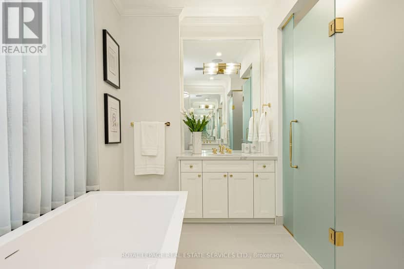 203 - 200 Russell Hill Road — photo 20 of 37