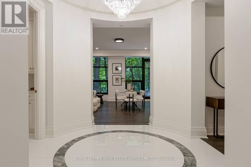 203 - 200 Russell Hill Road — photo 4 of 37