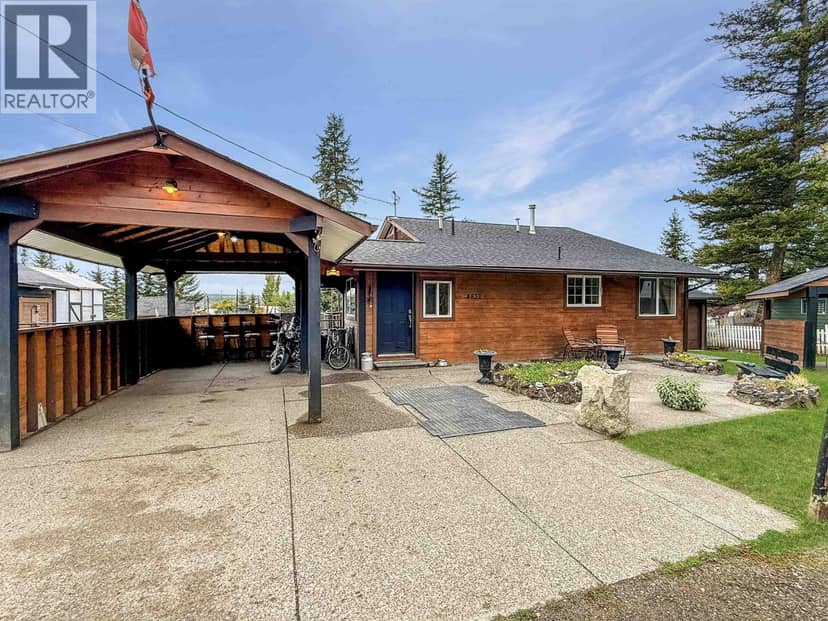 4832 CLARKE AVENUE, Lac La Hache