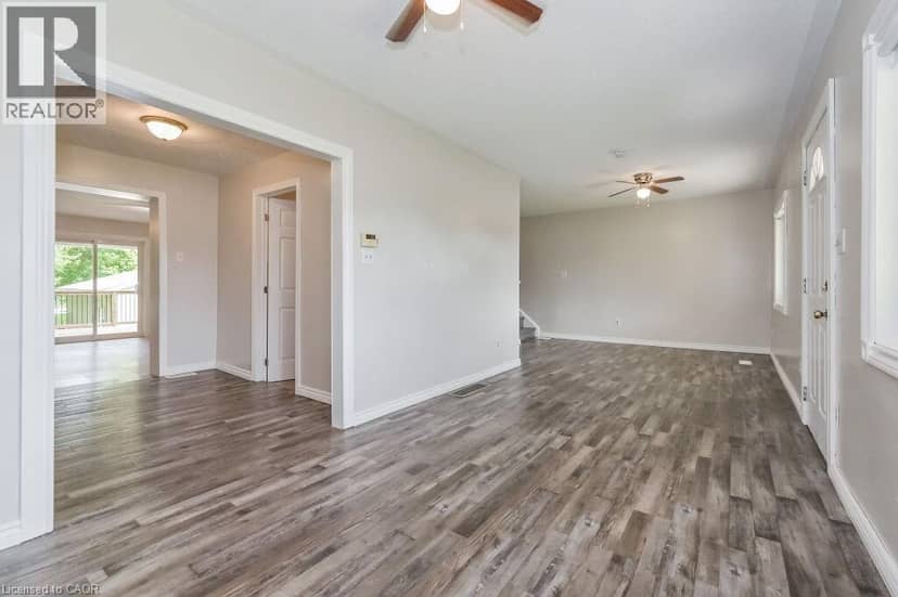 353 WELLINGTON Street E — photo 8 of 40