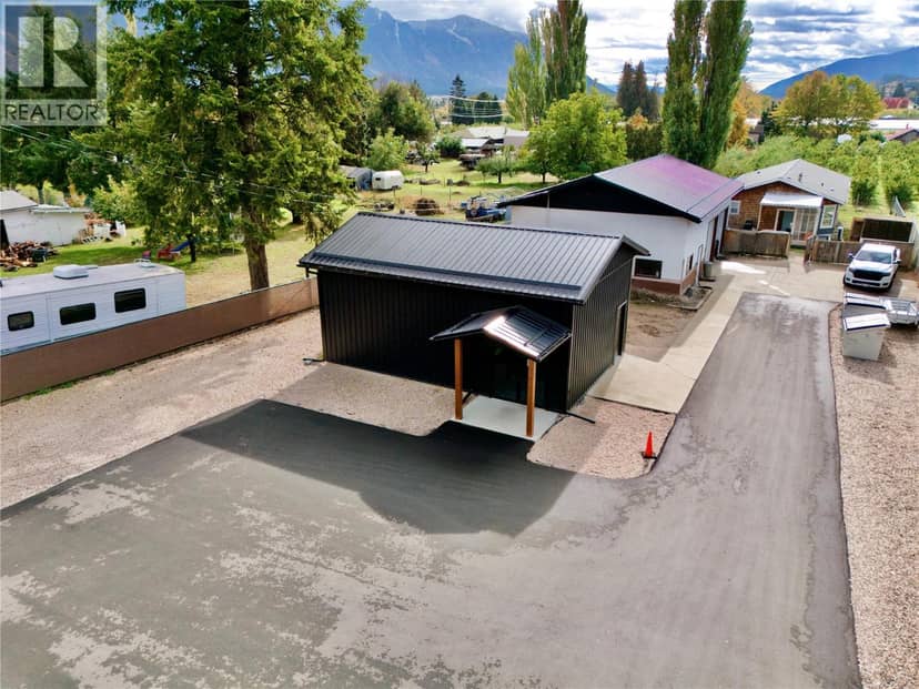 3211 Highway 3, Erickson