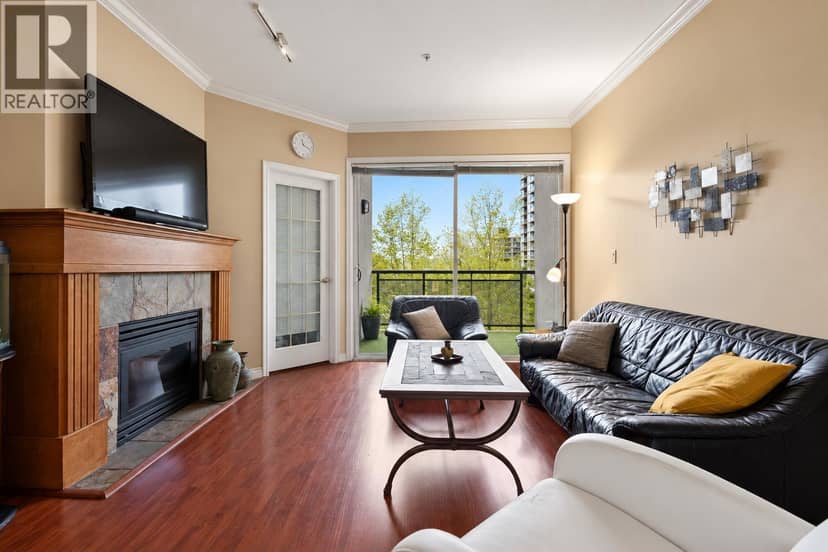 302 131 W 3RD STREET, North Vancouver
