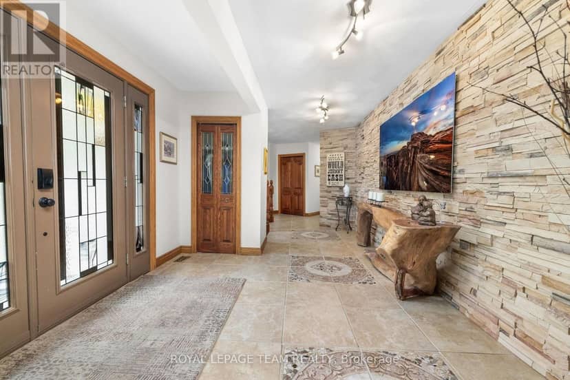6100 Gough Road, Ottawa, photo 3