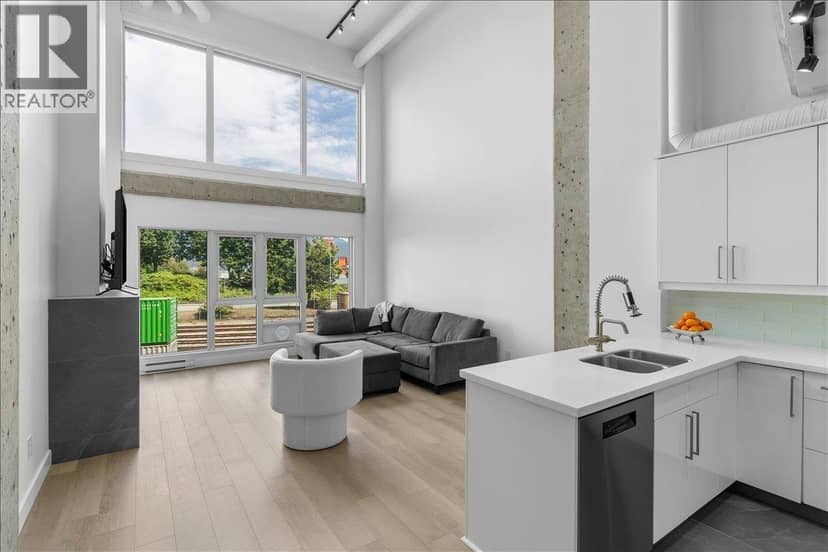 309 27 ALEXANDER STREET, Vancouver, photo 2