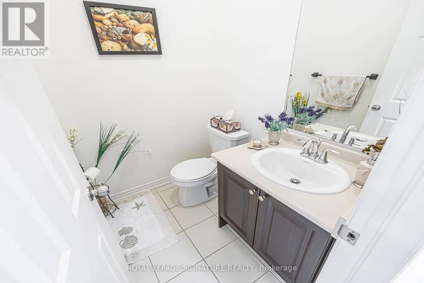 27 Beechborough Crescent — photo 24 of 40