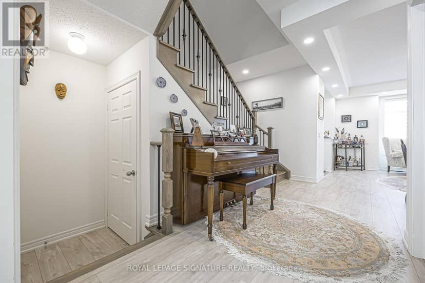 27 Beechborough Crescent — photo 39 of 40