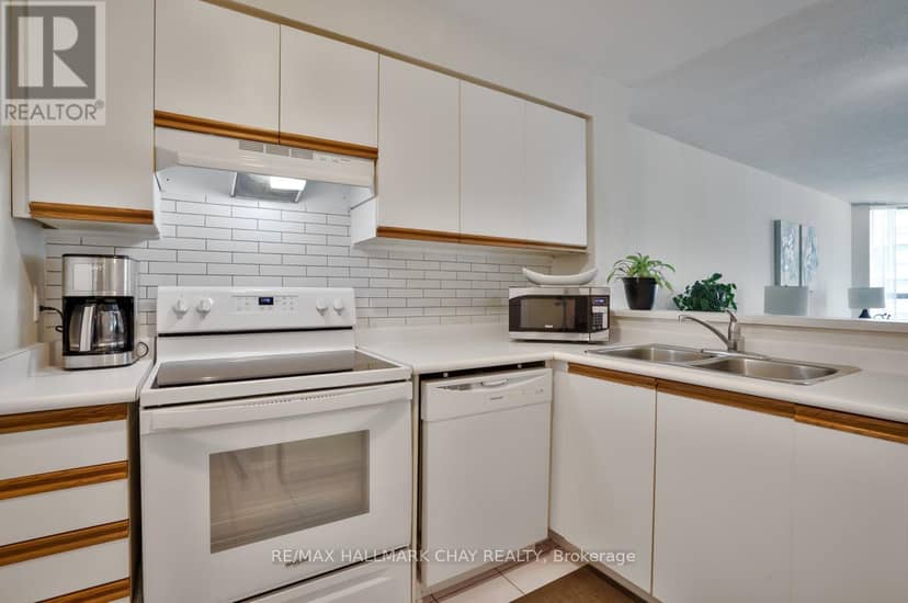 1104 - 150 Dunlop Street E — photo 17 of 28