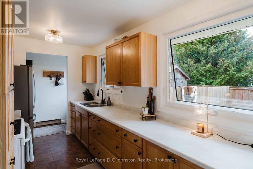 761 Arlington Street — photo 10 of 40
