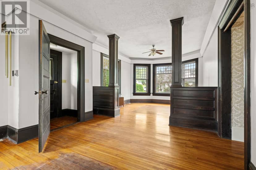 8 Maple Avenue — photo 12 of 40