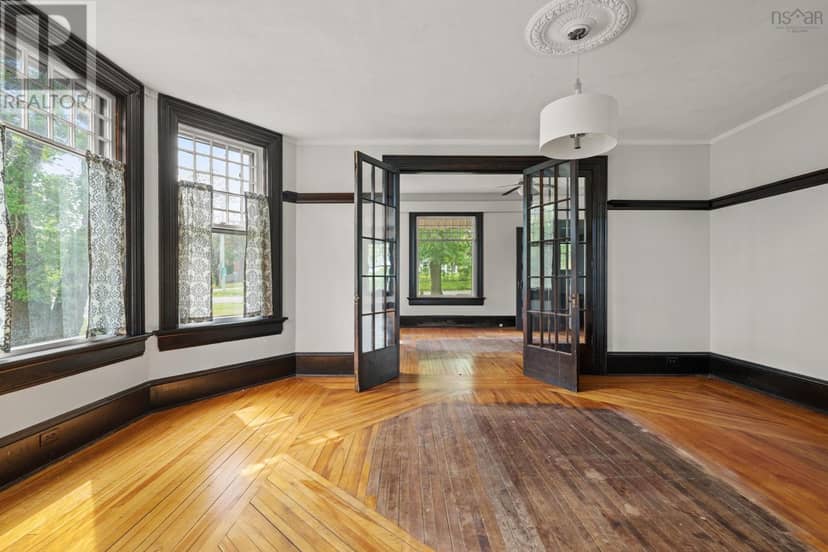 8 Maple Avenue — photo 17 of 40
