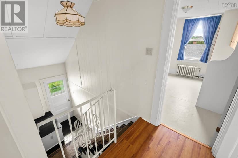 8 Maple Avenue — photo 28 of 40