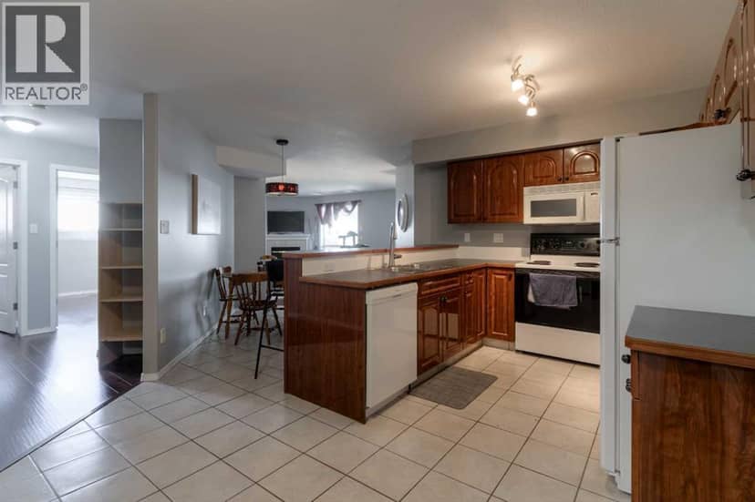 213, 23 Chilcotin Lane W, Lethbridge, photo 4