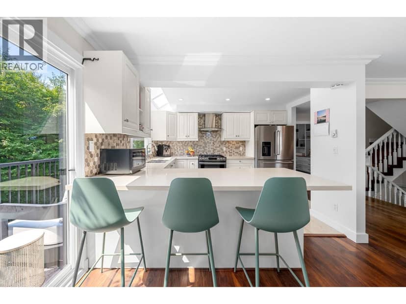 4 230 W 16TH STREET, North Vancouver