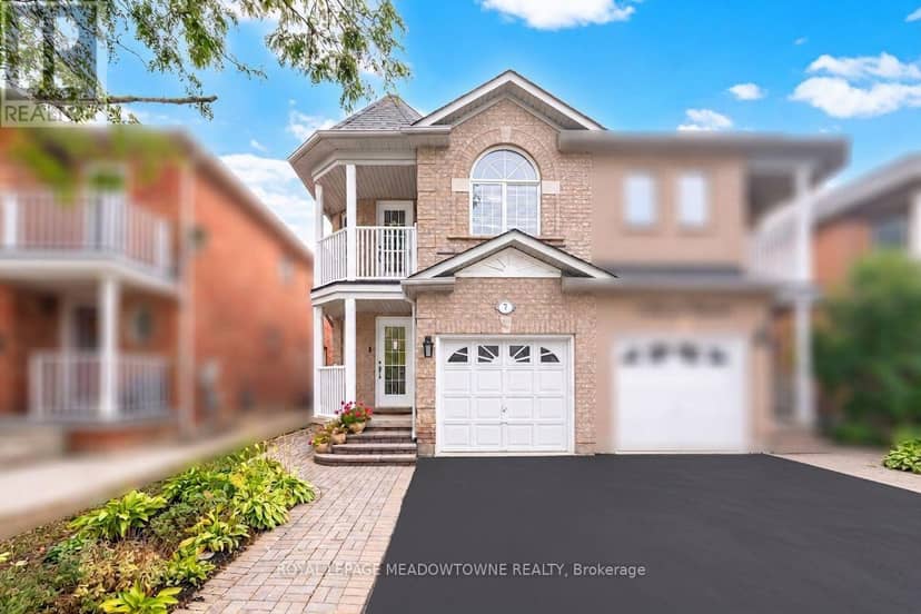 7 Secord Crescent — photo 3 of 35