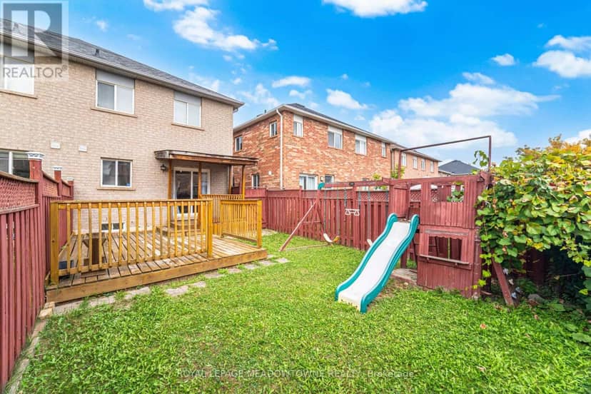 7 Secord Crescent — photo 32 of 35