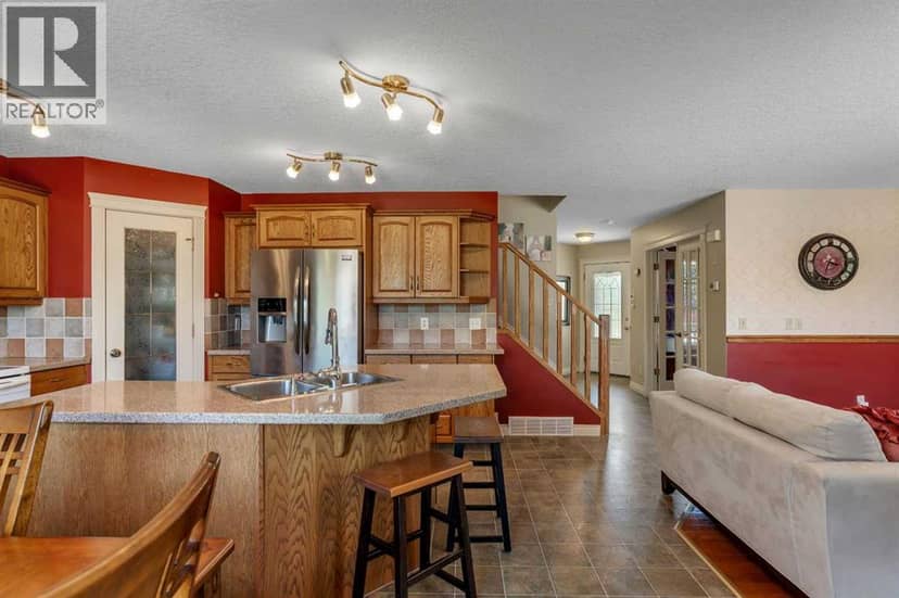 84 Willowbrook Crescent NW — photo 13 of 40